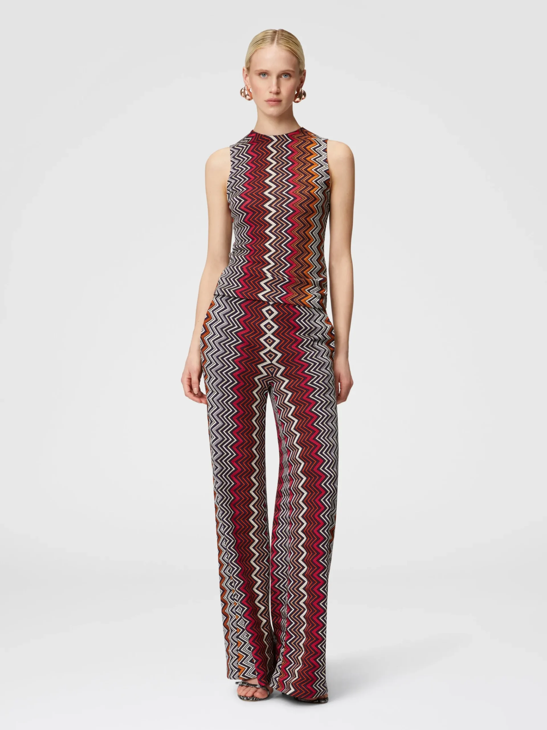 Top smanicato in lana e viscosa zig zag