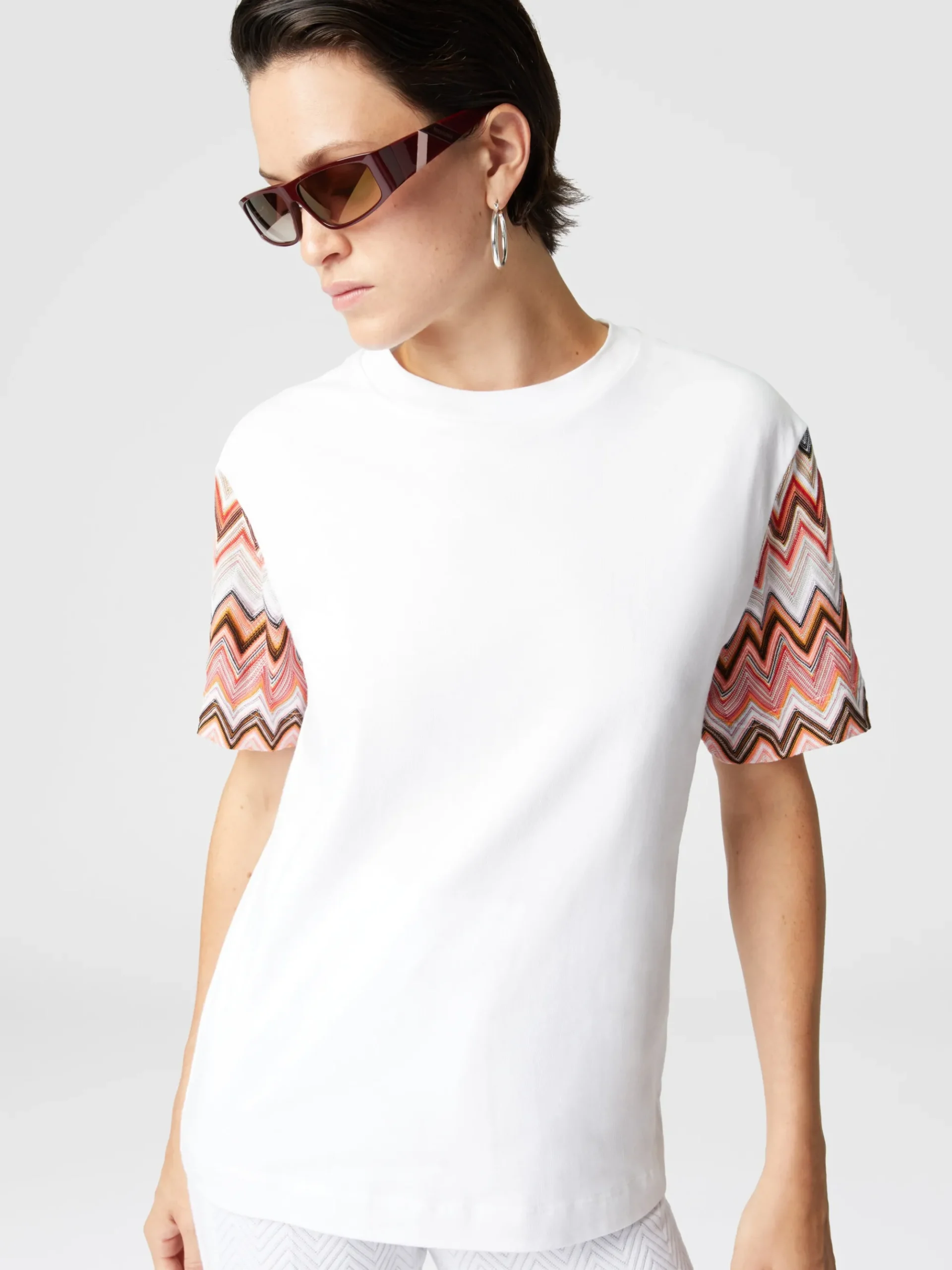 T-shirt girocollo con maniche in maglia zig zag
