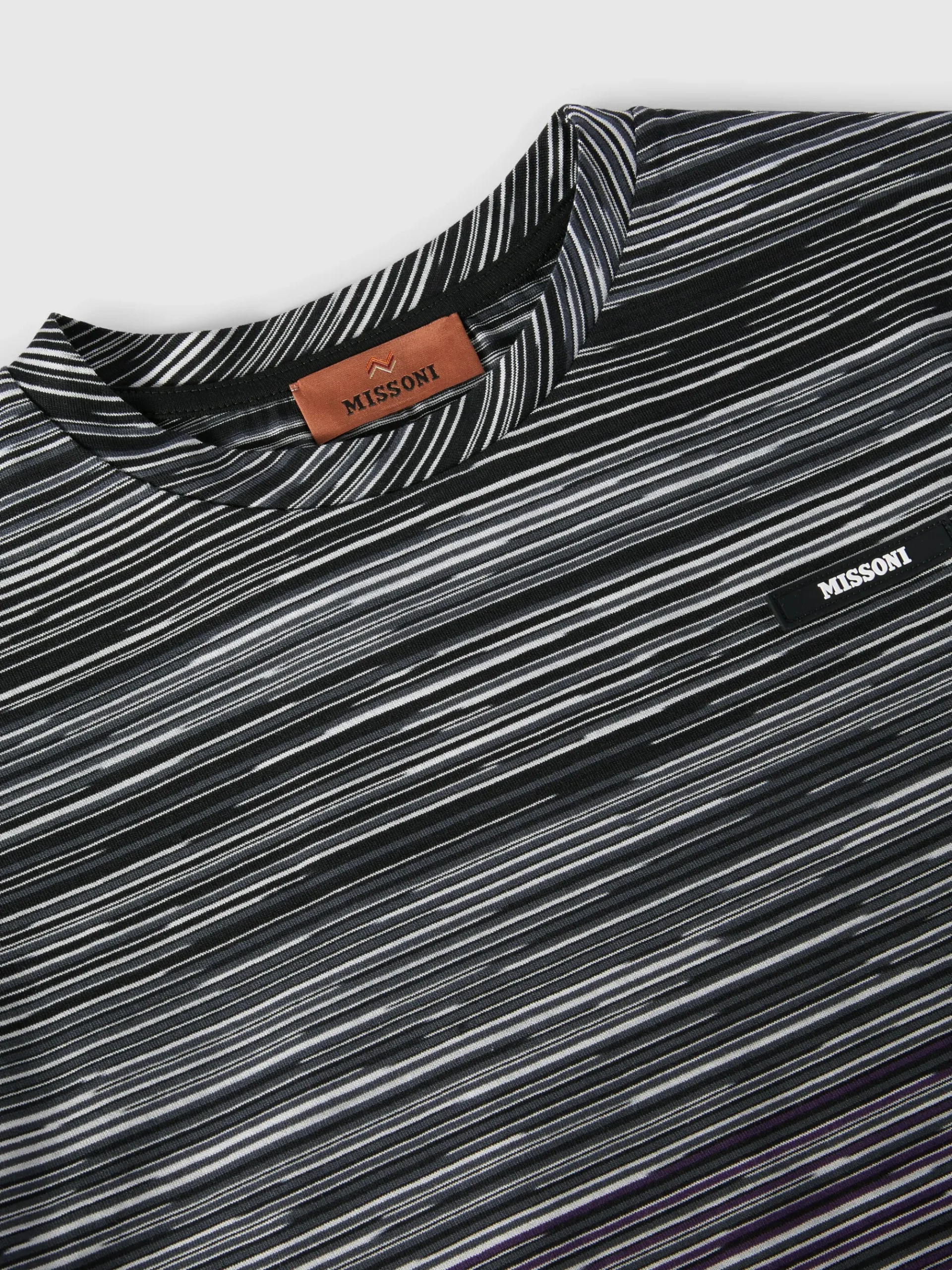 T-shirt girocollo in cotone fiammato con logo