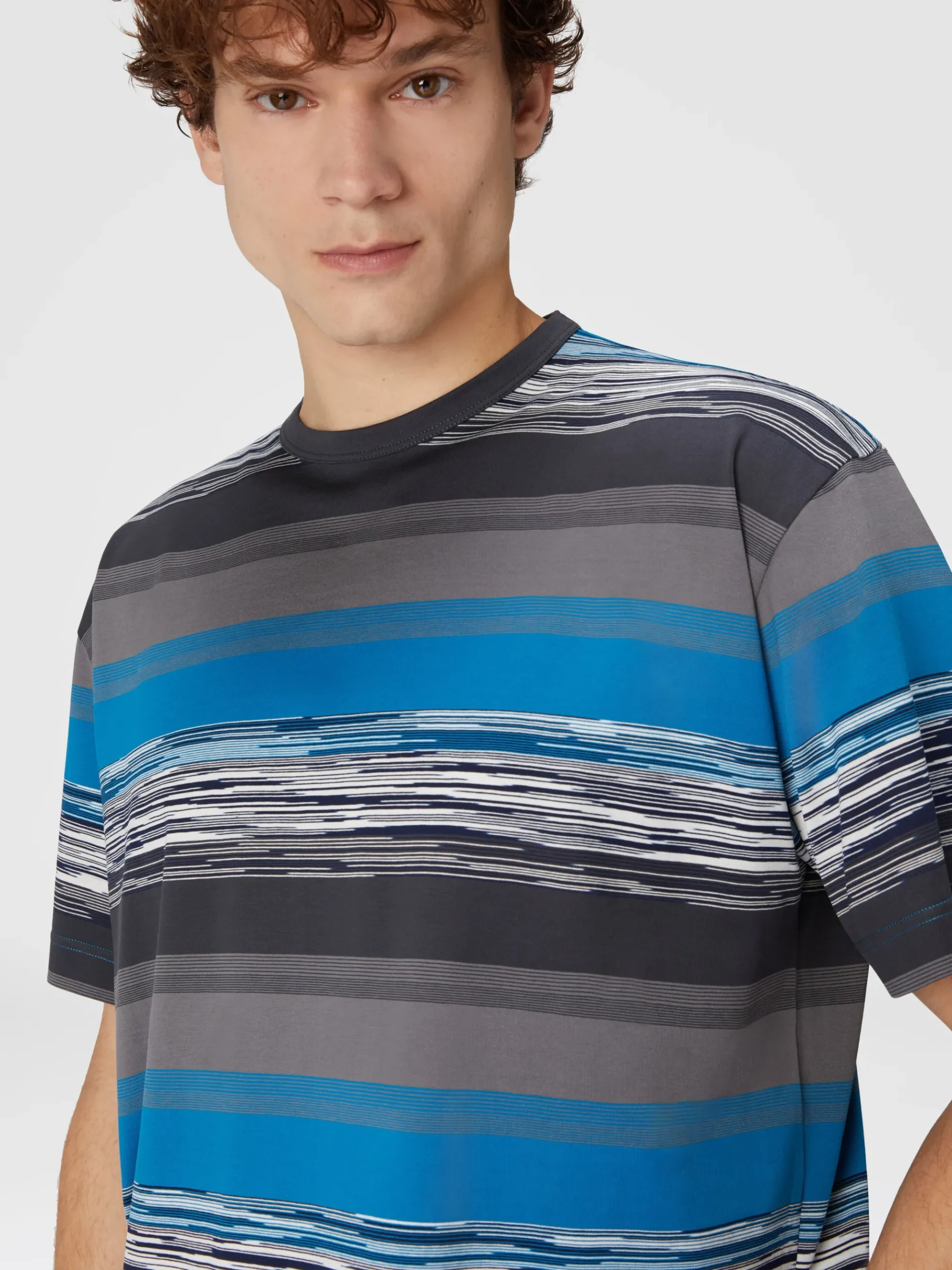 T-shirt in jersey di cotone a righe con logo
