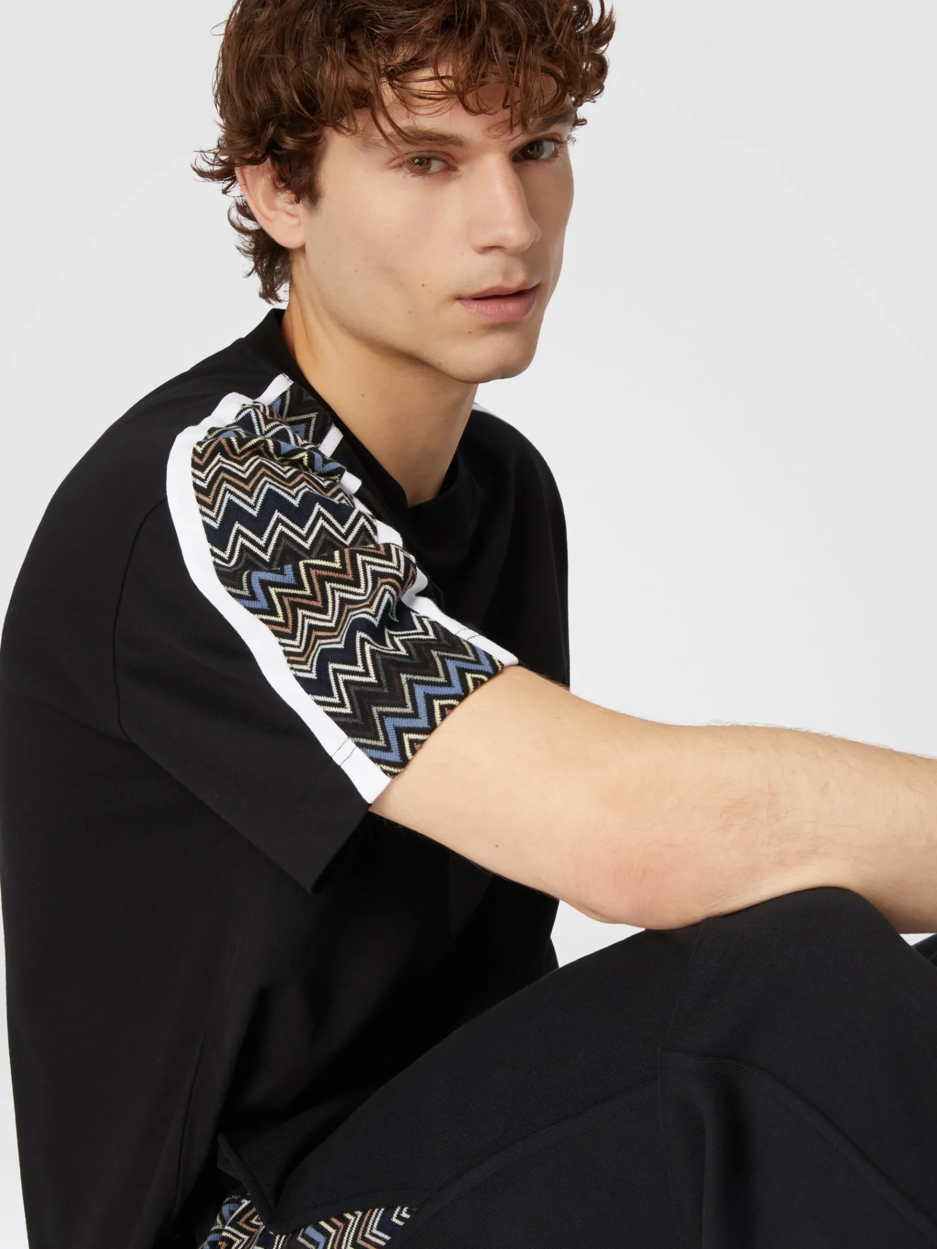 T-shirt in jersey di cotone con inserti zig zag