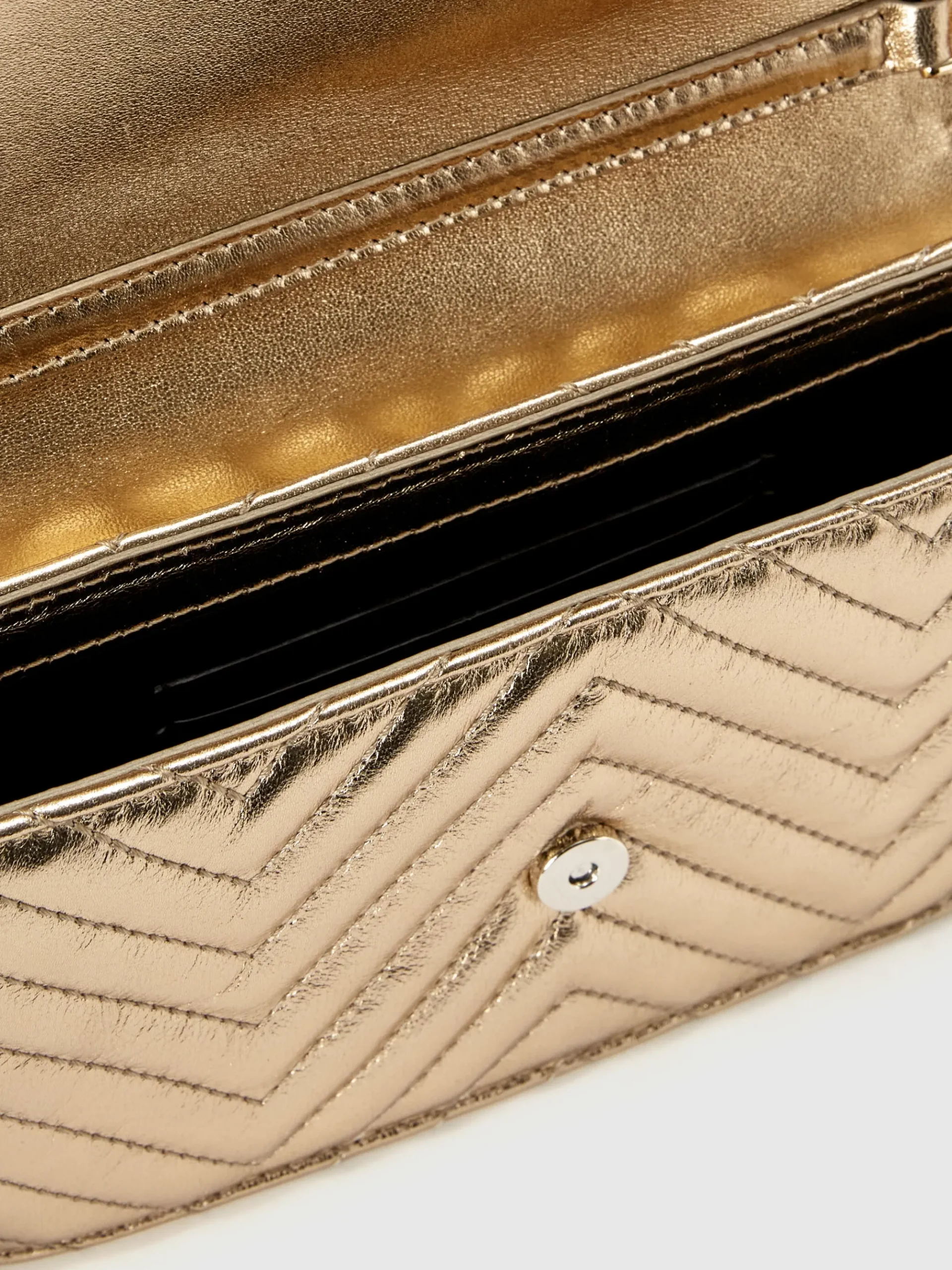Wallet on chain in pelle zig zag
