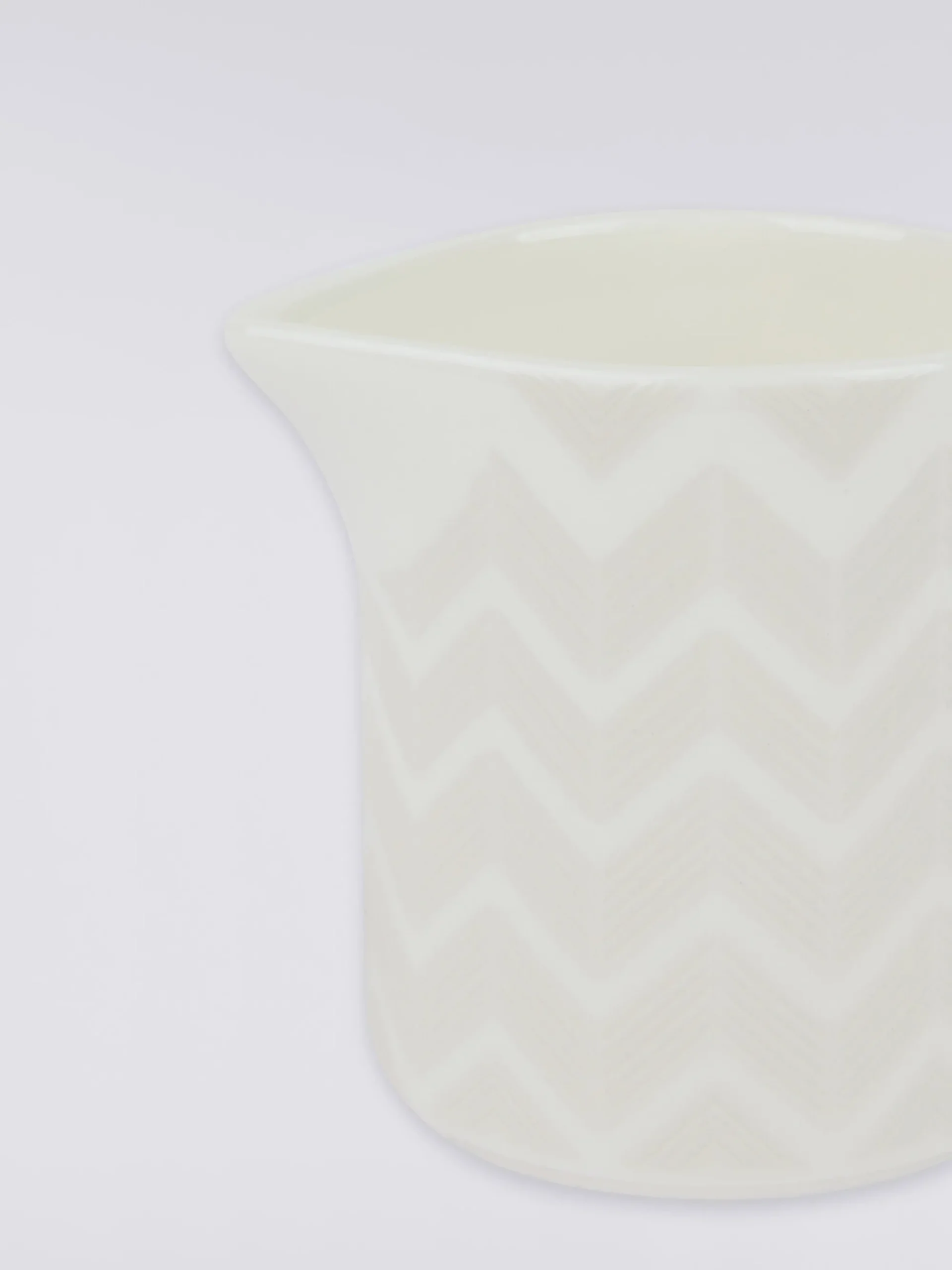 Zigzag White Lattiera